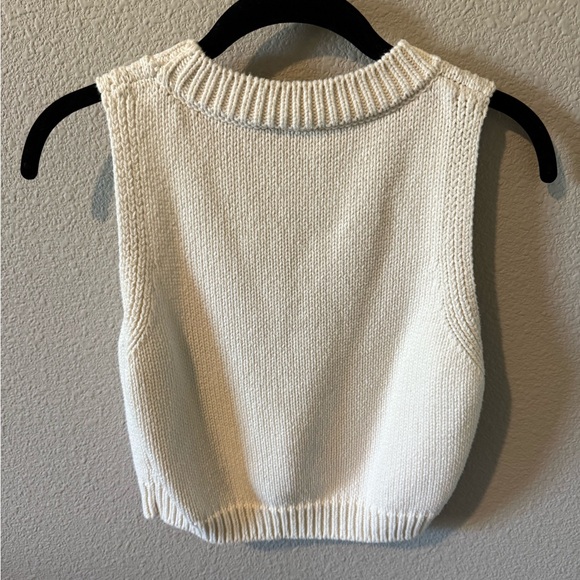 Strawberry Knit White Tank Top - Picture 5 of 5